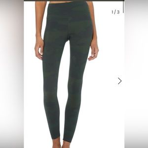 Alo Hi- Waist Vapor Leggings- camo